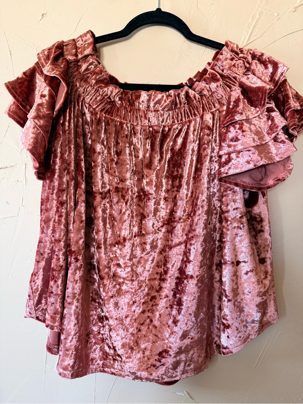 UMGEE Women's Velvet Ruffle Off-Shoulder Top - Rose